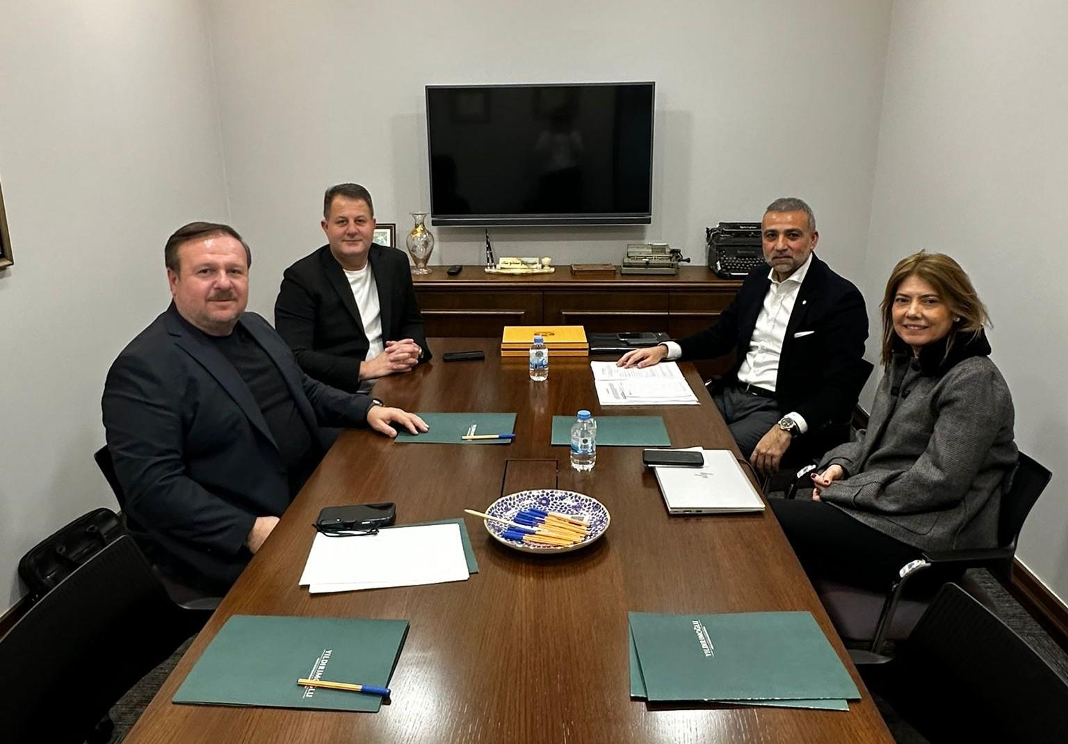 AYDINLI MODA İLE TOPLU İŞ SÖZLEŞMESİ GÖRÜŞMELERİMİZ DEVAM EDİYOR